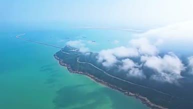 4K航拍海边连岛景区海岛公路大海视频的预览图